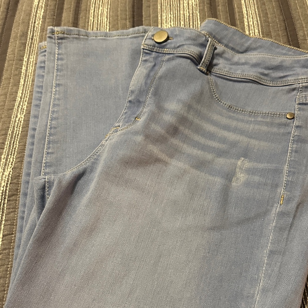 Time and Tru Women's Blue Ankle & Cropped Jeans - Picture 1 of 4
